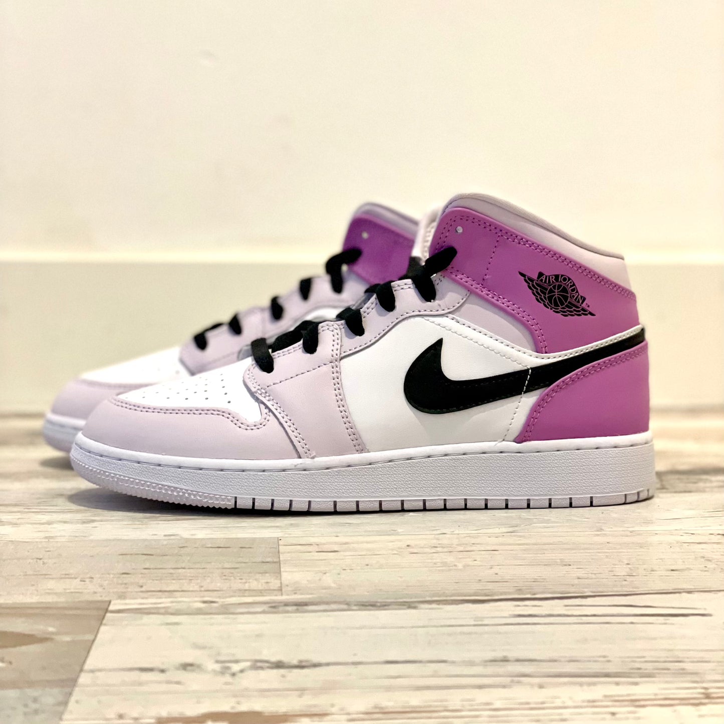 Air Jordan 1 Mid 'Barley Grape' (GS)