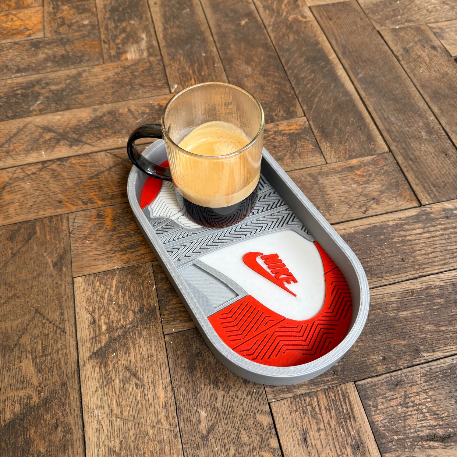 Sneaker Trays - breng de sneaker cultuur je huiskamer in met deze unieke 3D geprinte Sneaker Trays. Perfect voor het opbergen van je sleutels, klein geld of gewoon een kop koffie. Het cadeau voor iedere sneakerliefhebber.