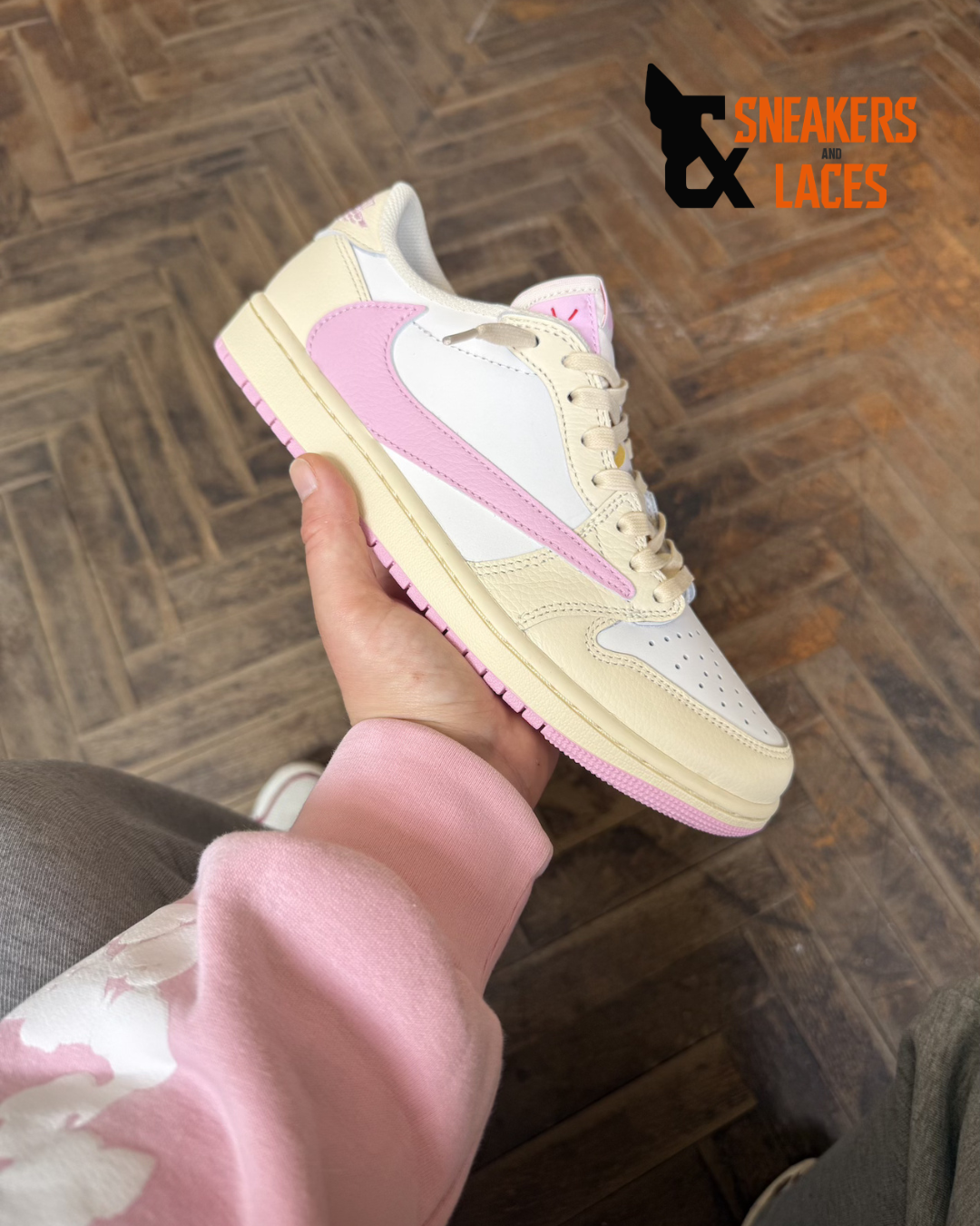 Air Jordan 1 Retro Low OG SP Travis Scott 'Shy Pink'