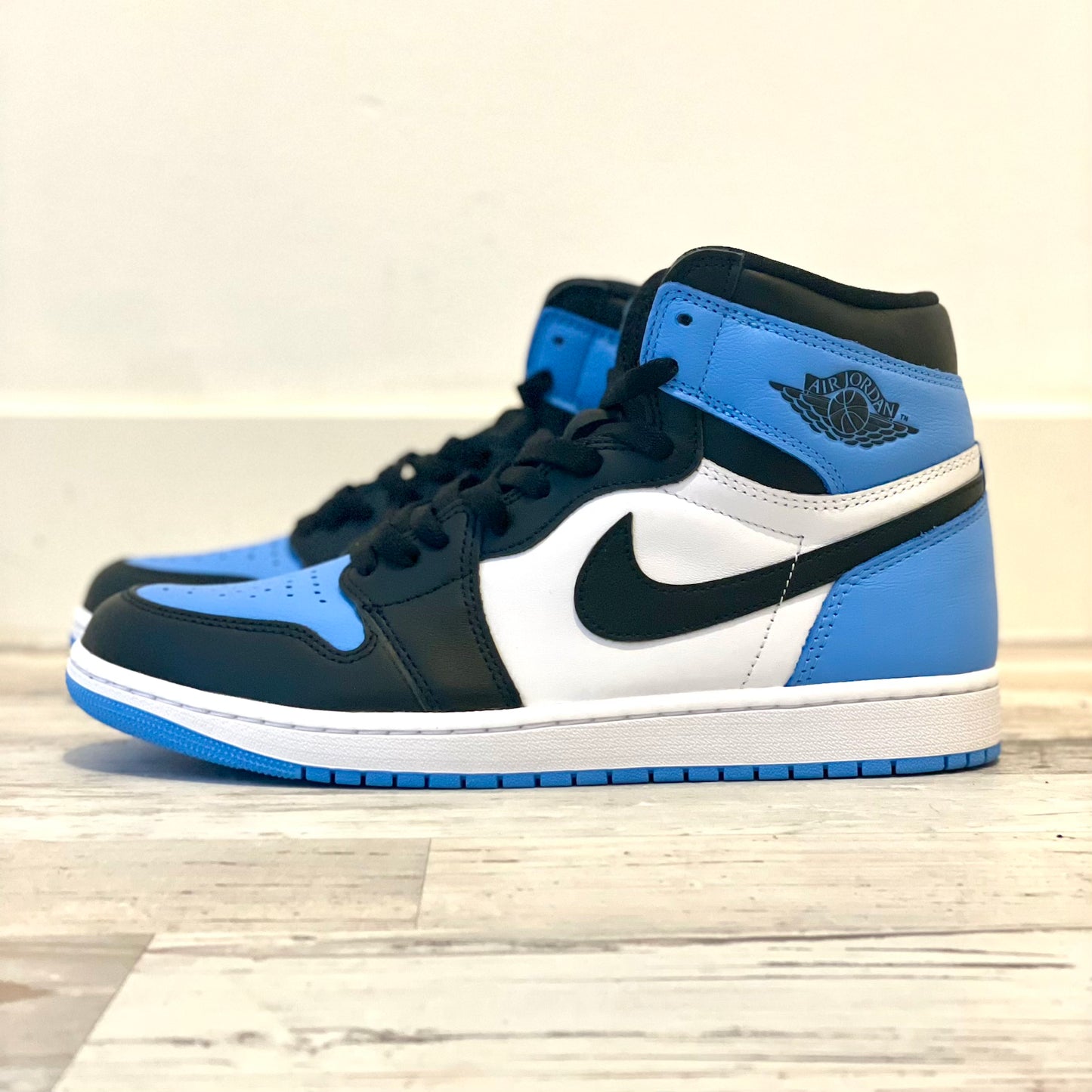 Air Jordan 1 Retro High OG 'UNC Toe'