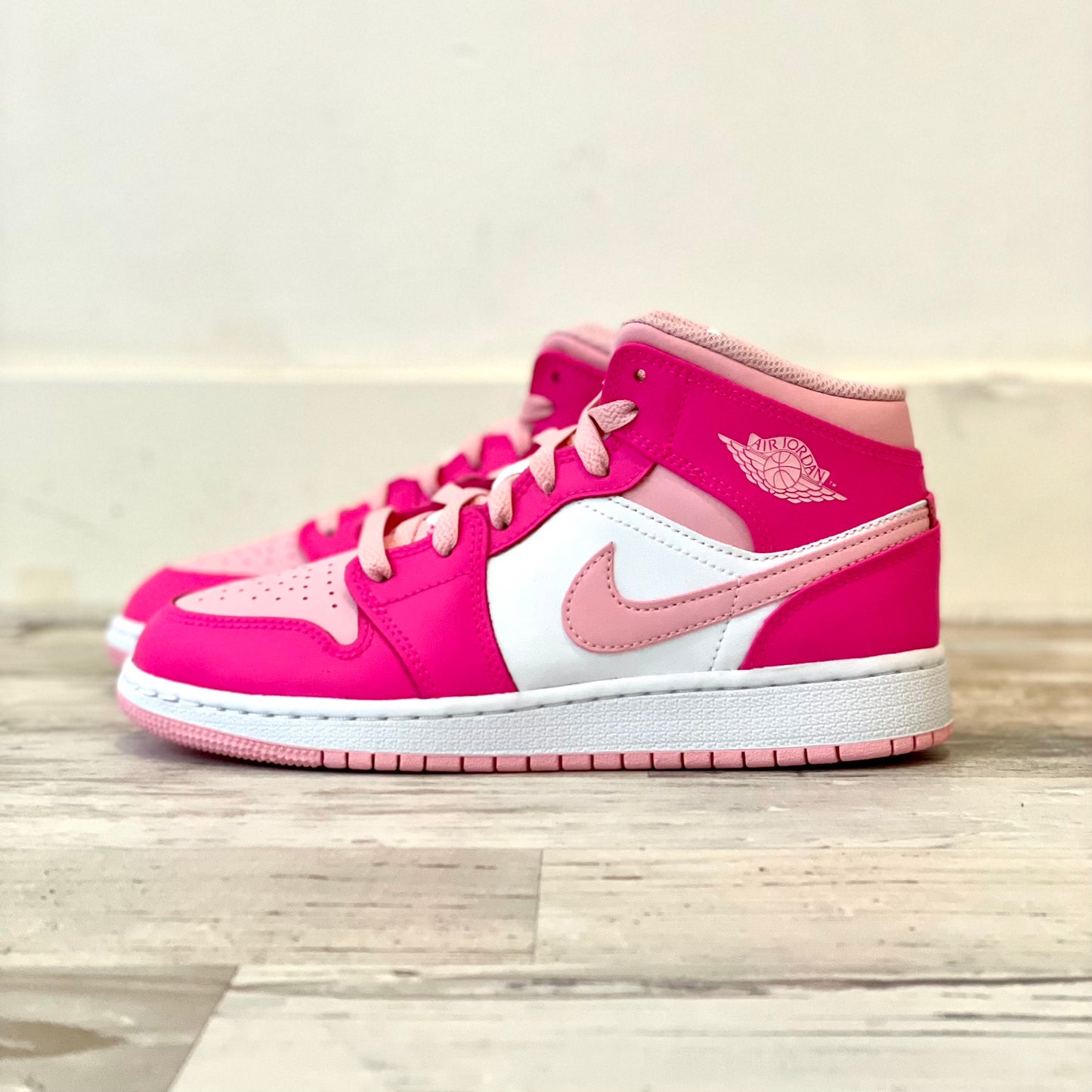 Air Jordan 1 Mid 'Fierce Pink' (GS)