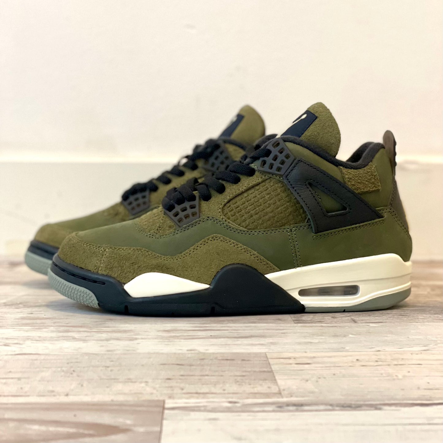 Air Jordan 4 Retro SE Craft 'Medium Olive'