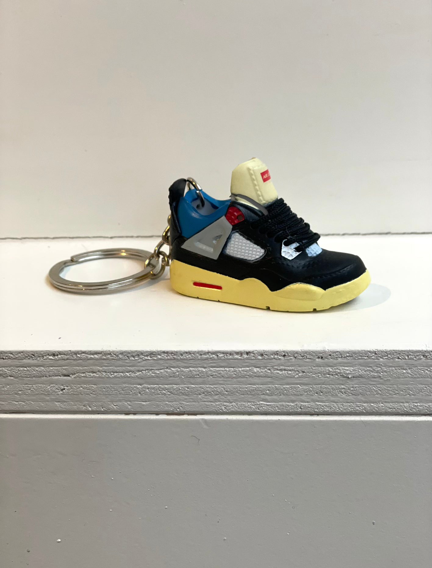 Air Jordan 4 Retro Union 'Off Noir' - Mini Sneaker Sleutelhanger