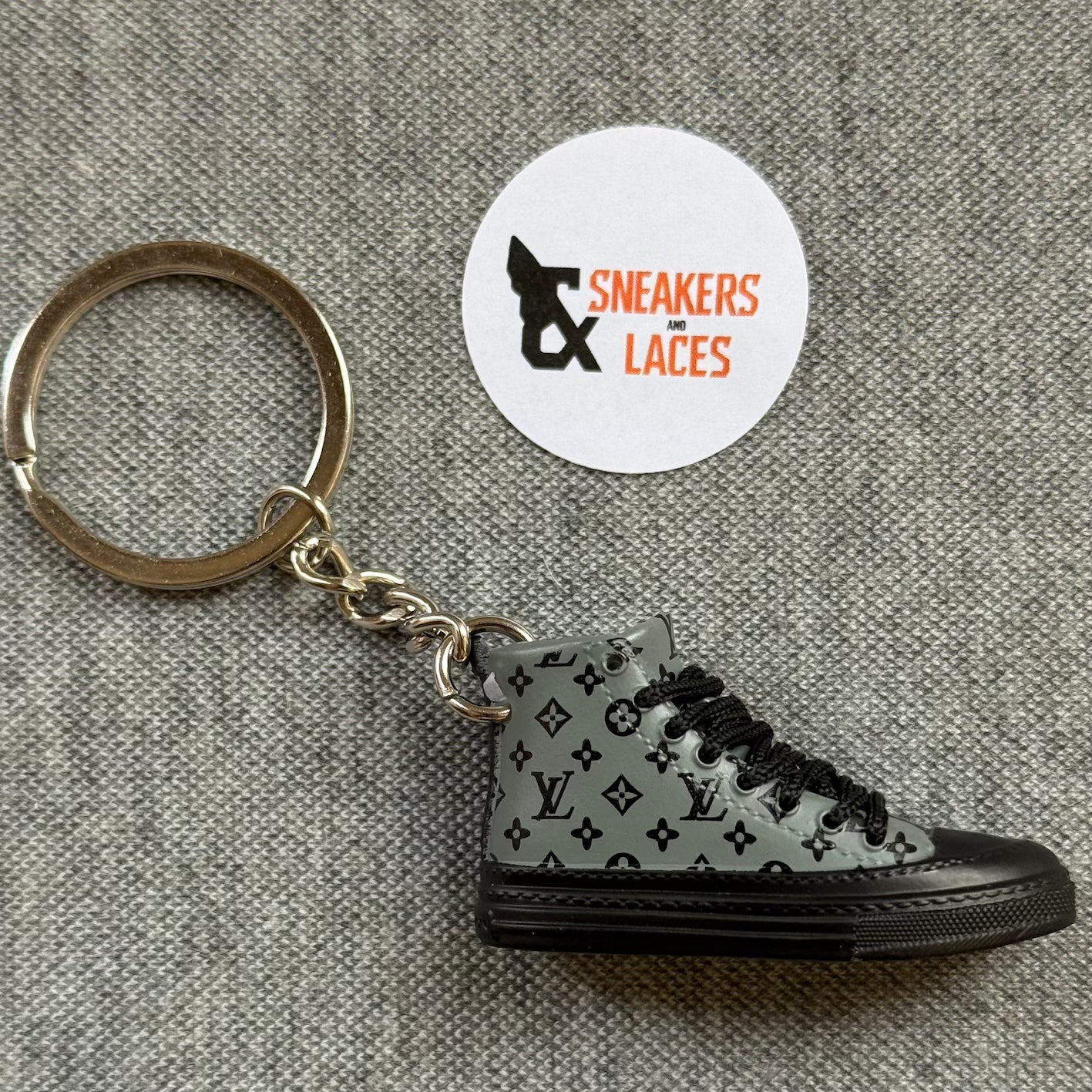 Louis Vuitton Monogram High Top Grey Black - Mini Sneaker Sleutelhanger