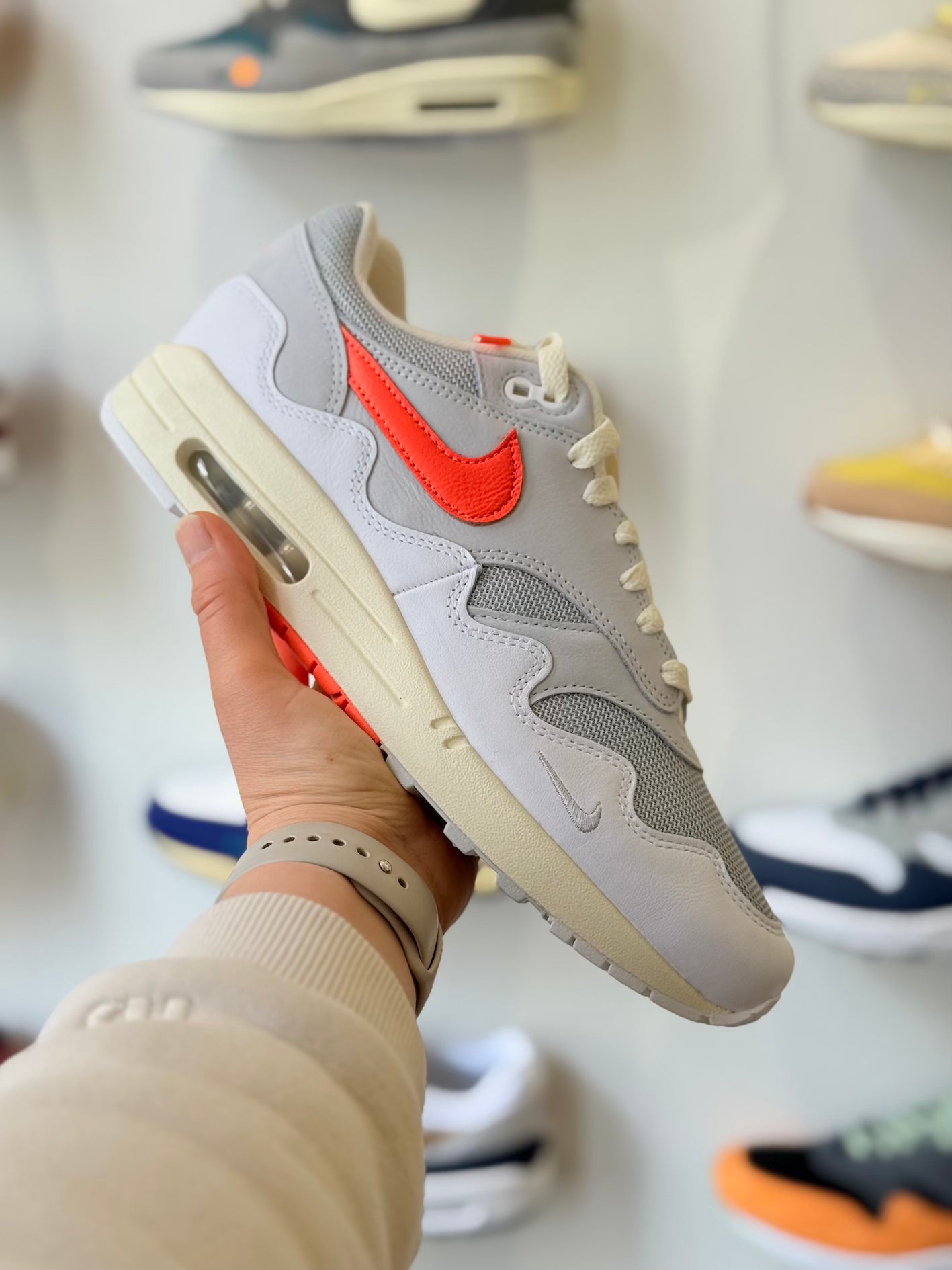 Nike Air Max 1 Patta Waves 'White Hyper Crimson'