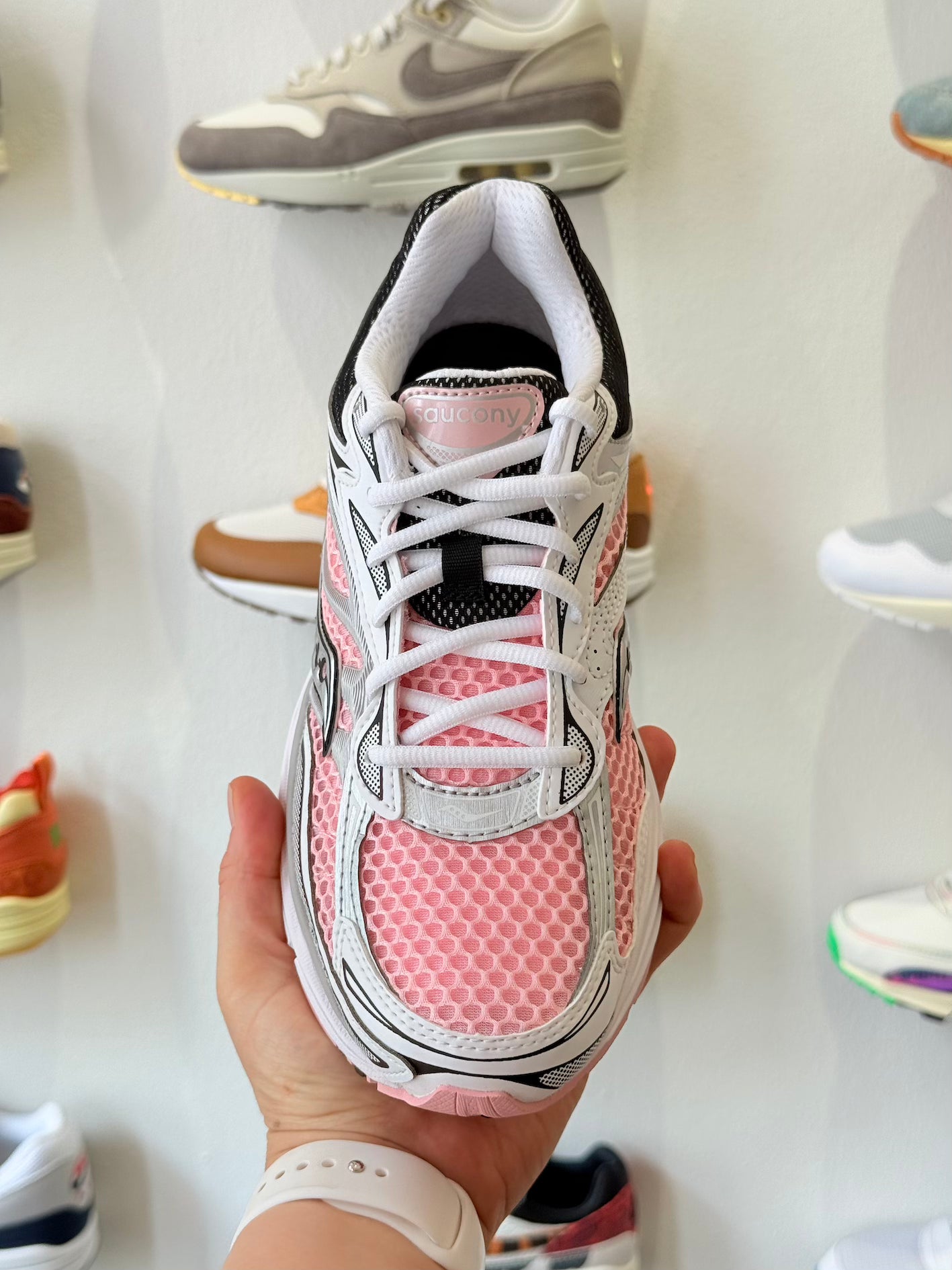 Saucony Progrid Omni 9 'White Touch'